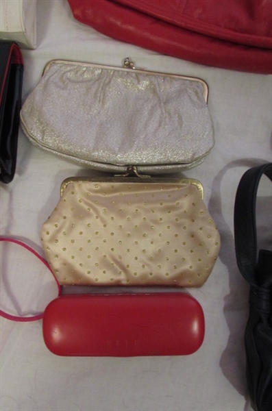 LARGE ASSORTMENT OF PURSES
