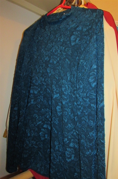LARGE ASSORTMENT OF NICE LADIES BLOUSES AND SHIRTS