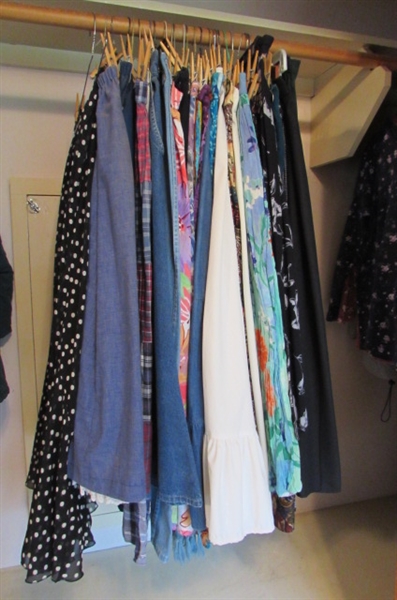 LARGE ASSORTMENT OF NICE LADIES SKIRTS
