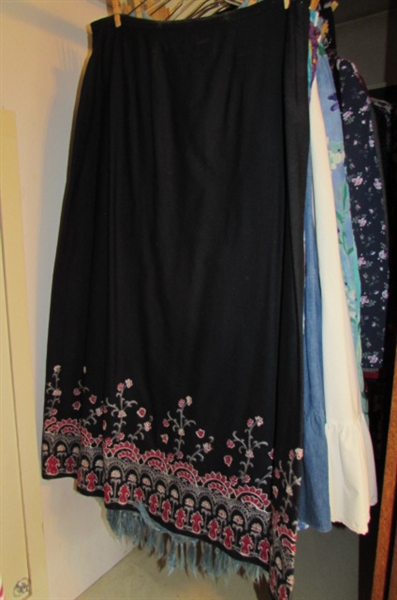 LARGE ASSORTMENT OF NICE LADIES SKIRTS