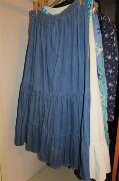 LARGE ASSORTMENT OF NICE LADIES SKIRTS