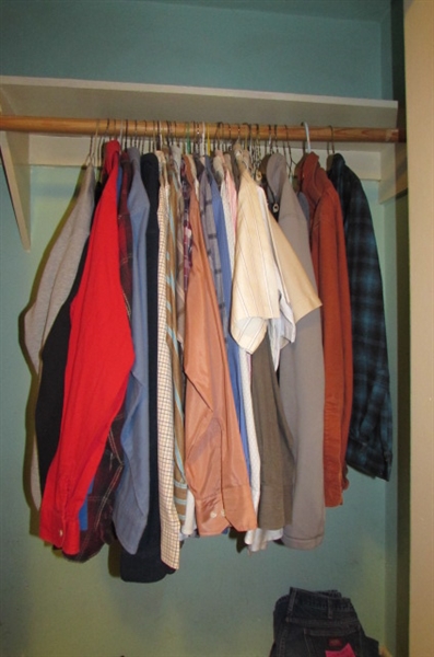 LARGE ASSORTMENT OF MENS SHIRTS