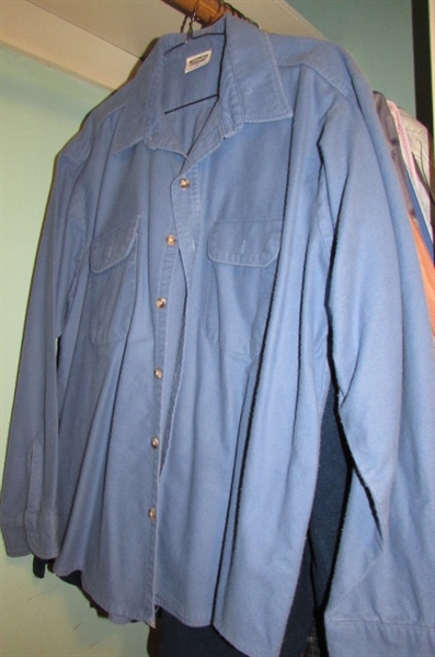 LARGE ASSORTMENT OF MENS SHIRTS