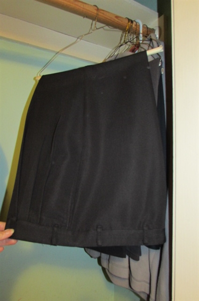 LARGE ASSORTMENT OF MENS SHIRTS
