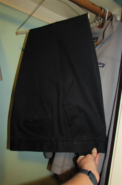 LARGE ASSORTMENT OF MENS SHIRTS