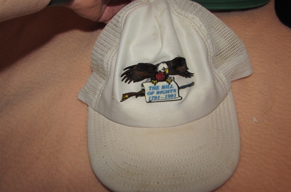 17 BASEBALL CAPS