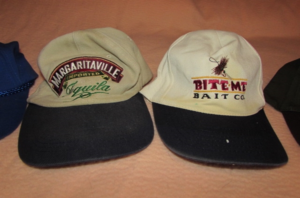 17 BASEBALL CAPS