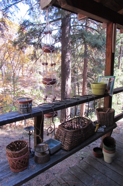 ASSORTED PLANTERS, POTS, POT HANGERS, BASKETS & YARD TOOLS