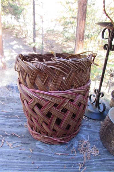 ASSORTED PLANTERS, POTS, POT HANGERS, BASKETS & YARD TOOLS