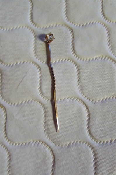 ANTIQUE METAL COIN PURSE & VINTAGE BROOCHES