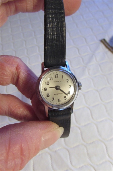 ASSORTED LADIES WATCHES & A WESTERN TOOLED WATCH BAND
