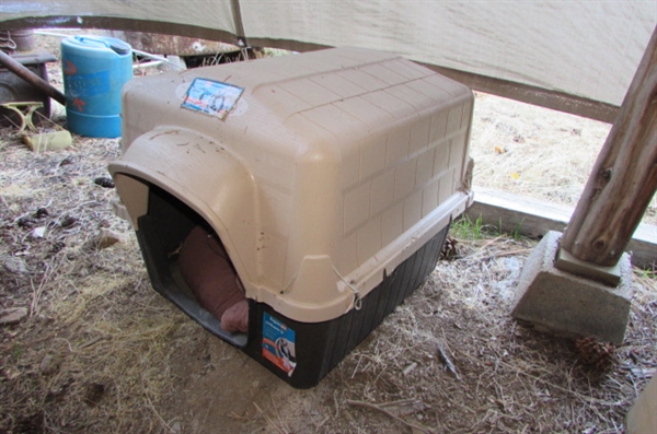 ASPEN PET DOG HOUSE