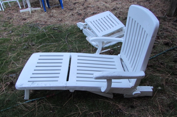 FOLDING LOUNGE CHAIRS & CUSHIONS