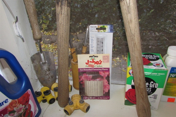 PLASTIC STORAGE SHELF & YARD/GARDEN TOOLS & SUPPLIES