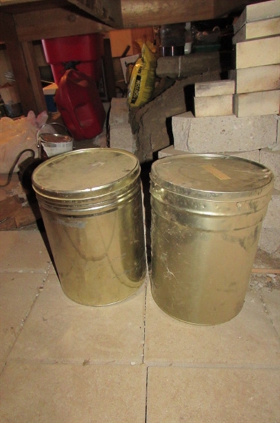 VINTAGE CAMPING LOT