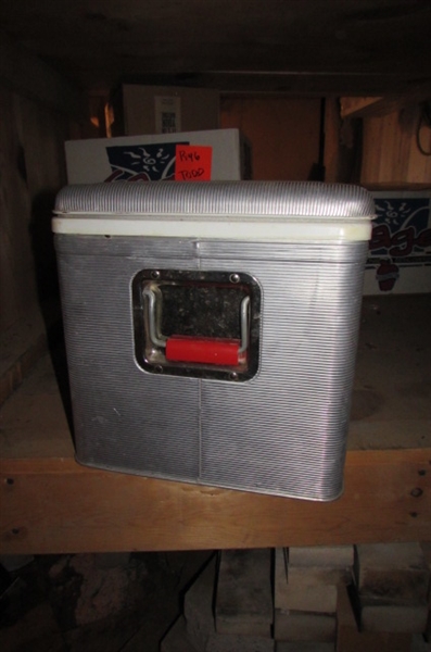 VINTAGE CAMPING LOT