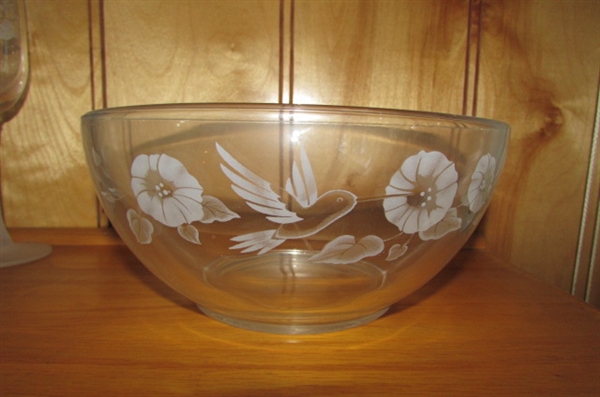 BEAUTIFUL ETCHED HUMMINGBIRD THEMED CRYSTAL