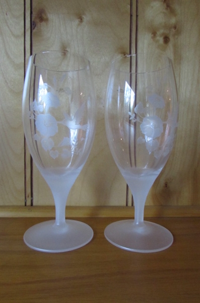 BEAUTIFUL ETCHED HUMMINGBIRD THEMED CRYSTAL