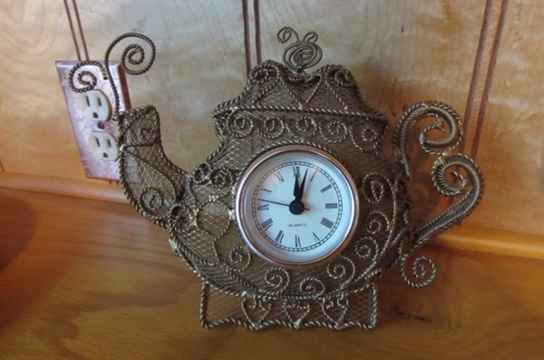 PRETTY TEA CUPS & VINTAGE CHINA
