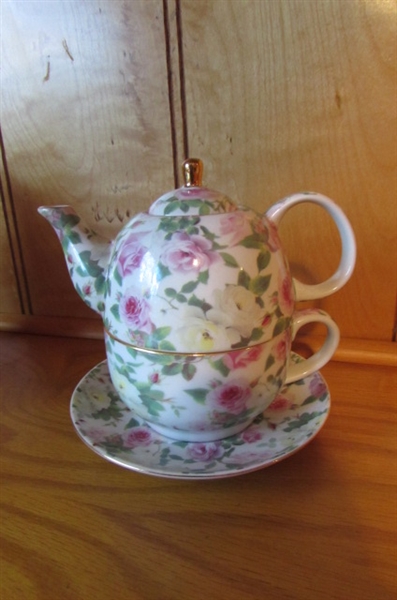 PRETTY TEA CUPS & VINTAGE CHINA