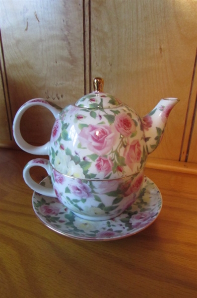 PRETTY TEA CUPS & VINTAGE CHINA