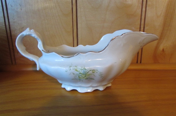 PRETTY TEA CUPS & VINTAGE CHINA