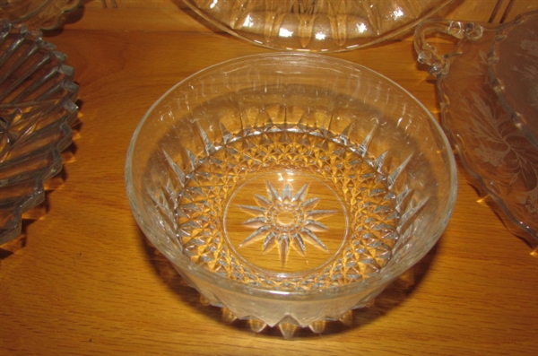 VINTAGE CRYSTAL & PRESSED GLASS SERVING TRAYS
