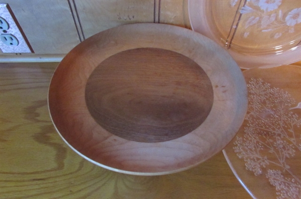 WOOD PEDESTAL TRAY & 2 GLASS HUMMINGBIRD TRAYS
