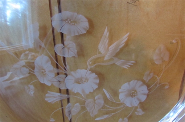 WOOD PEDESTAL TRAY & 2 GLASS HUMMINGBIRD TRAYS