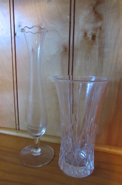ASSORTMENT OF GLASS VASES