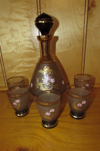 VINTAGE VENETIAN DECANTER AND GLASS SET