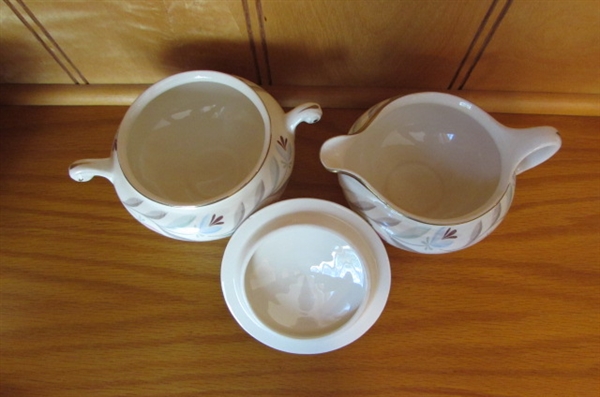 VINTAGE 1940S EGGSHELL NAUTILUS DINNERWARE SET