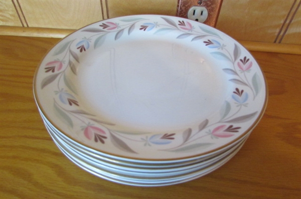 VINTAGE 1940S EGGSHELL NAUTILUS DINNERWARE SET