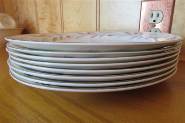 VINTAGE 1940S EGGSHELL NAUTILUS DINNERWARE SET