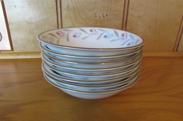 VINTAGE 1940S EGGSHELL NAUTILUS DINNERWARE SET