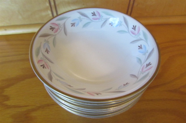 VINTAGE 1940S EGGSHELL NAUTILUS DINNERWARE SET