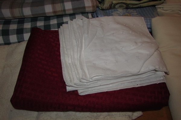 TABLECLOTHS & CLOTH NAPKINS