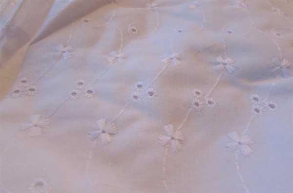 TABLECLOTHS & CLOTH NAPKINS