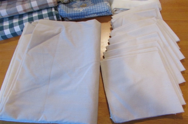 TABLECLOTHS & CLOTH NAPKINS