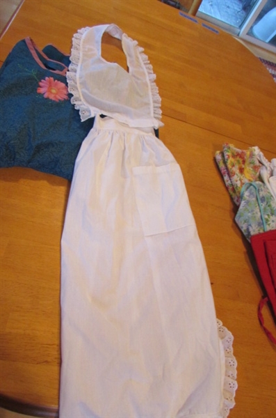 PLACEMATS, TABLECLOTHS & APRONS