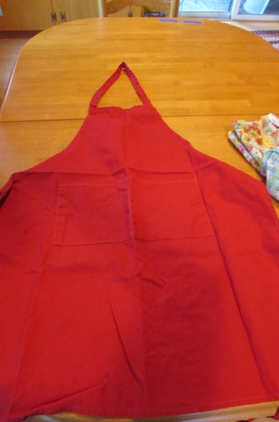 PLACEMATS, TABLECLOTHS & APRONS
