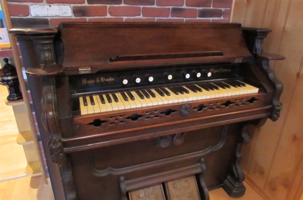 ANTIQUE MASON & HAMLIN HARMONIUM