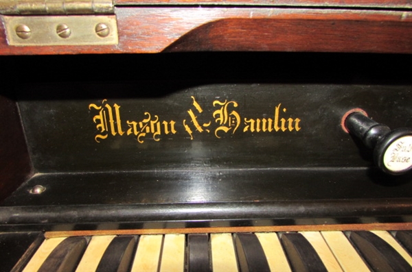 ANTIQUE MASON & HAMLIN HARMONIUM