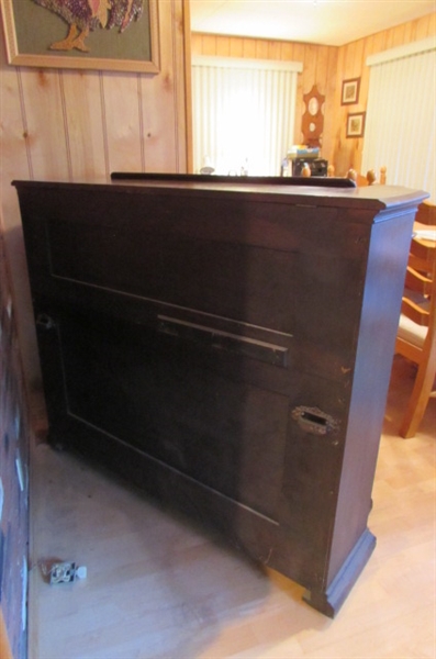 ANTIQUE MASON & HAMLIN HARMONIUM