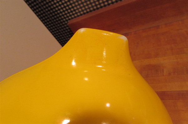 VINTAGE PYREX NESTING BOWLS AND MIXING BOWLS