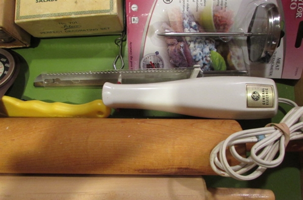 CONTENTS OF BAKING DRAWER
