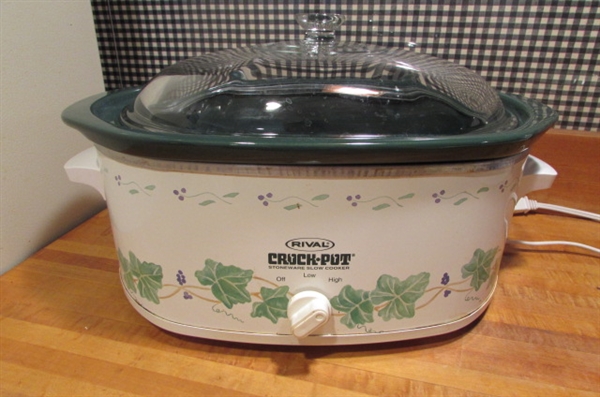 RIVAL OVAL CROCK POT & VINTAGE STONEWARE SOUP BOWLS