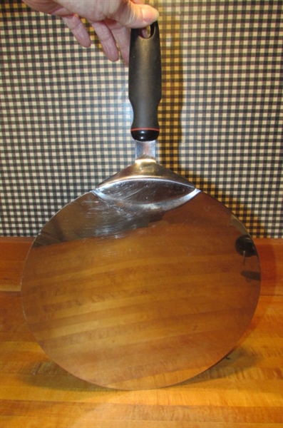 VINTAGE REVERE WARE COPPER BOTTOM POTS & PANS & A PIZZA SPATULA/LIFTER
