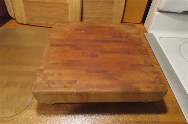 WOOD, GLASS & SILICONE CUTTING BOARDS