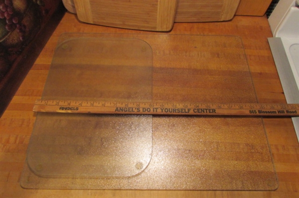 WOOD, GLASS & SILICONE CUTTING BOARDS